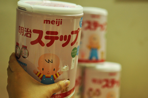  Sữa Meiji cho trẻ từ 0-12 tháng và từ 1-3 tuổi ở thị trường Việt Nam chủ yếu là hàng nội địa được sản xuất cho thị trường Nhật Bản. Ảnh: Thanh Lan.