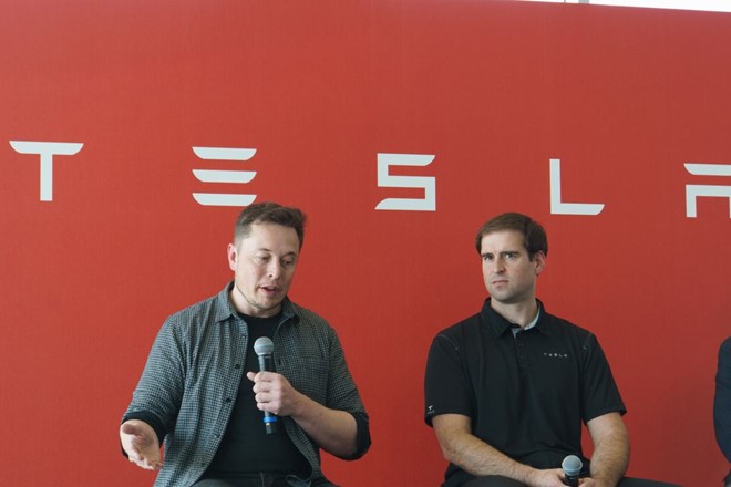 Elon Musk sẻ về Dự án với giới truyền thông