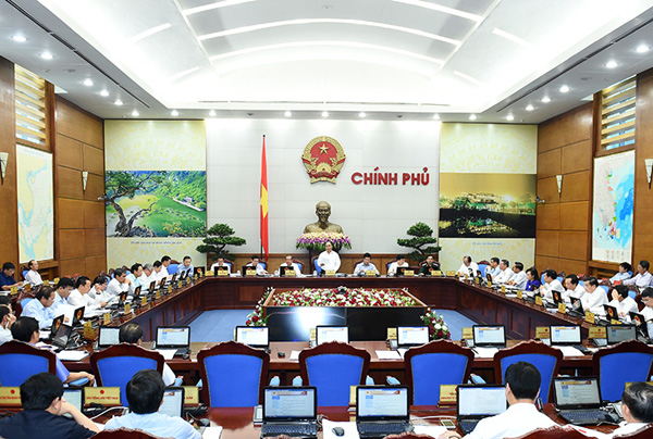 Thủ tướng Nguyễn Xuân Phúc chủ trì Phiên họp Chính phủ thường kỳ tháng 8/2016. Ảnh: VGP/Quang Hiếu