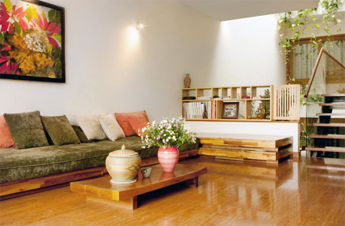 Sofa gỗ có thể đặt đóng dễ dàng, tương đối thoải mái nhưng cần lưu ý về chất lượng của gỗ. Ảnh: Libeskein.