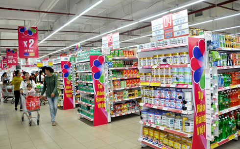 Không có quy định về tỷ lệ hàng hóa , nhiều sản phẩm của Việt Nam đang lép vế tại nhiều siêu thị và trung tâm thương mại. Ảnh minh họa: KT