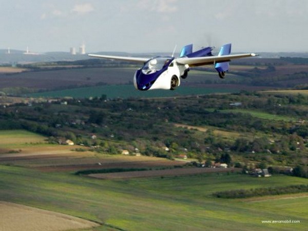 Ôtô bay mang tên Aeromobil đã được đưa vào thử nghiệm. Nguồn: businessinsider