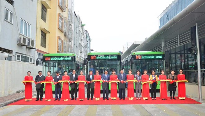 Tuyến buýt nhanh đầu tiên Kim Mã-Yên Nghĩa đã chính thức được đưa vào vận hành. (Ảnh: Việt Hùng/Vietnam+)