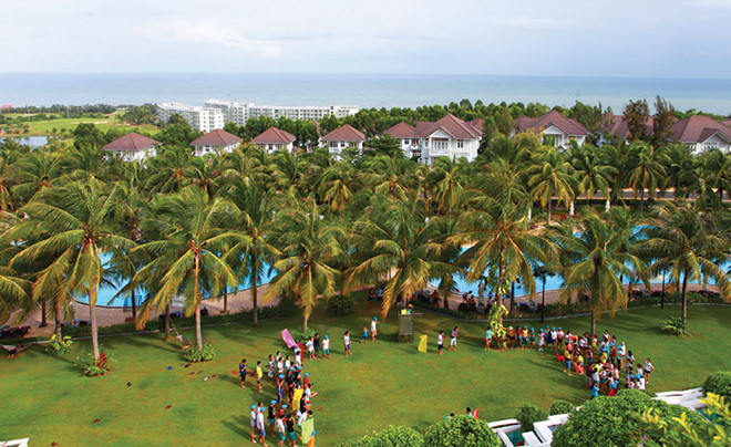 Các resort ven biển năm 2016 “dày đặc” khách hàng Hà Nội. Ảnh: Lê Toàn