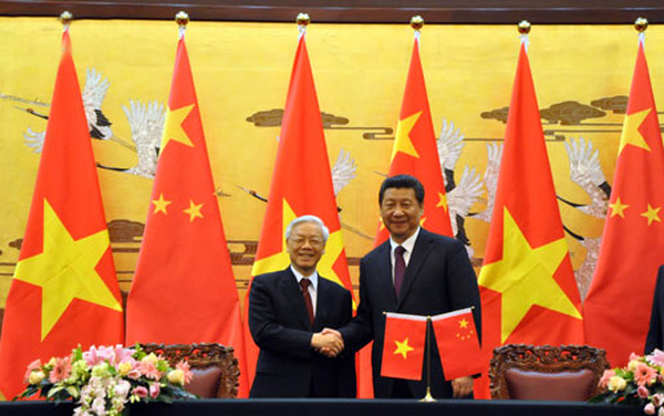 Tổng Bí thư Nguyễn Phú Trọng bắt tay Tổng Bí thư, Chủ tịch Trung Quốc Tập Cận Bình