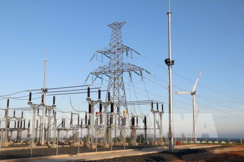 Dự án Nhà máy điện gió Phú Lạc giai đoạn 1 có công suất 24 MW tại tỉnh Bình Thuận gồm 12 tua bin. Ảnh: Nguyễn Thanh/TTXVN