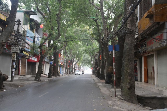 Tuyến đường Đê La Thành (Ba Đình, Hà Nội)