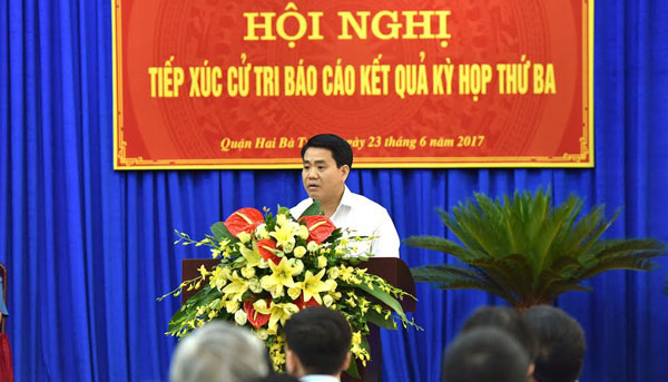   Chủ tịch UBND TP Hà Nội Nguyễn Đức Chung giải đáp ý kiến cử tri nêu về các vấn đề thuộc lĩnh vực quản lý của TP