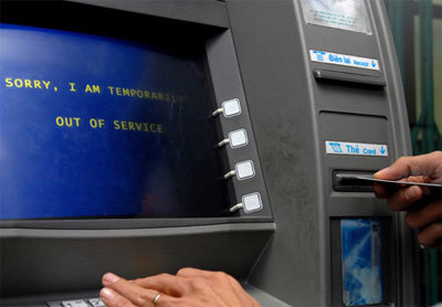 Những điều cần phải lưu ý khi rút tiền tại cây ATM