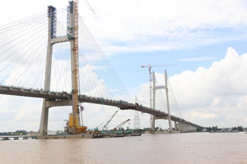  Hợp long Cầu Cao Lãnh Ảnh : Nguyễn Văn Trí - TTXVN