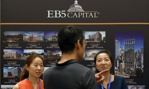  Một hội thảo về đầu tư vào Mỹ tại Bắc Kinh. Ảnh: AP