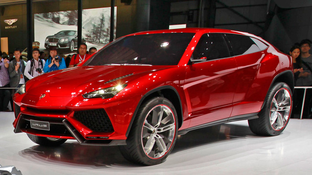 Urus là SUV 4 cửa sẽ ra mắt cuối năm 2017 và được kỳ vọng gấp đôi doanh số bán hàng hiện tại của Lamborghini. Ảnh: Autocar