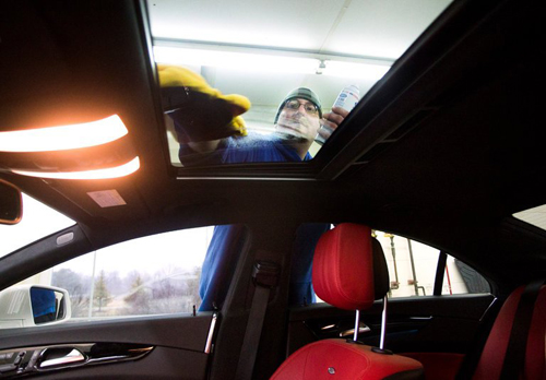  Cửa sổ trời là một trong những trang bị ưa thích trên xe hơi của người tiêu dùng