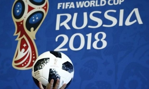  Mẫu bóng chính thức cho World Cup 2018 được giới thiệu trong một sự kiện. Ảnh: Reuters