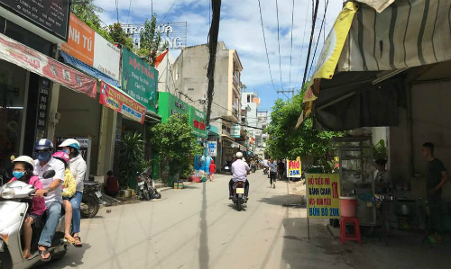  Một con hẻm trên đường Huỳnh Tấn Phát, quận 7, TP HCM - Ảnh: HA