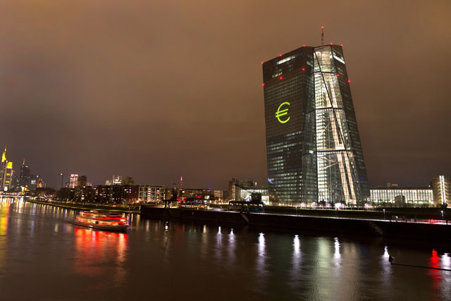 ECB quyết định sẽ ngừng mua trái phiếu và chấm dứt khoảng thời gian nới lỏng chính sách tiền tệ
