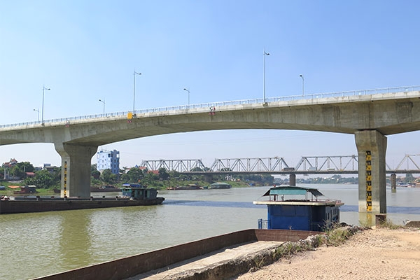 Dự án BOT cầu Việt Trì-Ba Vì bắc qua sông Hồng sẽ dự kiến thông xe kỹ thuật vào ngày 14/7. Nguồn ảnh: Tapchigiaothong.vn