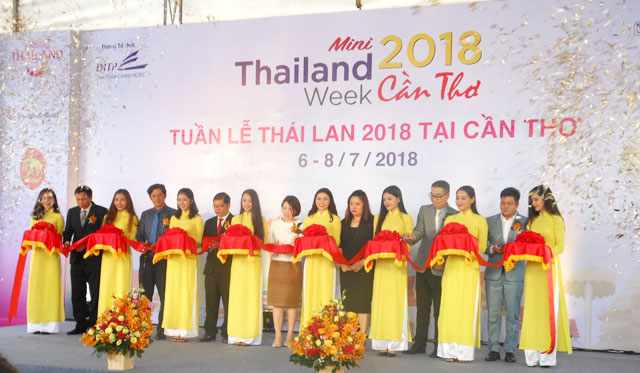 Lễ cắt băng khai mạc Tuần lễ Thái Lan tại Cần Thơ năm 2018
