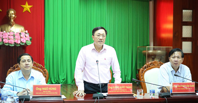 Ông Dương Quyết Thắng, Tổng giám đốc ngân hàng Chính sách xã hội phát biểu trong buổi làm việc trong khuôn khổ cuộc khảo sát tại Sóc Trăng