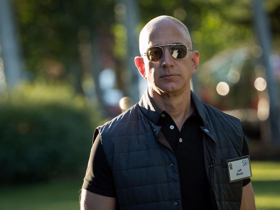 Tỷ phú Jeff Bezos - người giàu nhất hành tinh