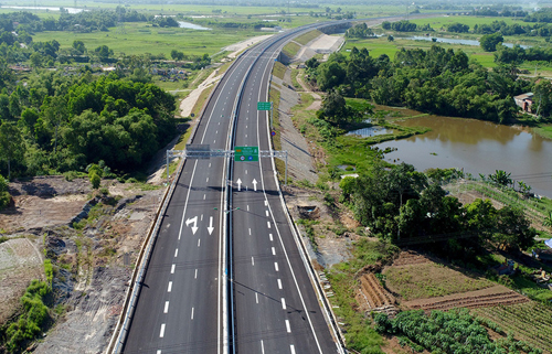  Cao tốc Đà Nẵng - Quảng Ngãi sẽ kết nối vào cao tốc Bắc - Nam được xây dựng trong thời gian tới. Ảnh: Đắc Thành