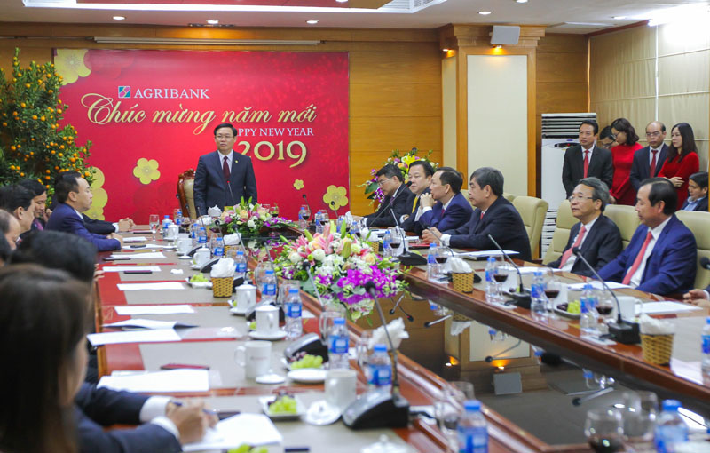 Phó Thủ tướng Chính phủ Vương Đình Huệ tới thăm và chúc Tết tại Agribank