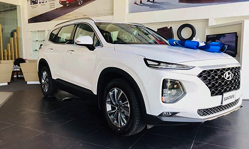  Hyundai Santa Fe 2019 tại đại lý. Ảnh: Hậu Nguyễn