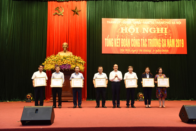 Các đơn vị, doanh nghiệp tiêu biểu vinh dựu được nhận bằng khen tại trong Hội nghị tổng kết hoạt động của đoàn công tác Trường Sa năm 2019 của Thành ủy, HĐND, UBND, Ủy ban MTTQ Việt Nam thành phố Hà Nội