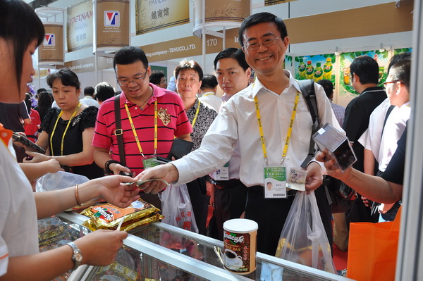 Gian hàng cà phê Việt Nam luôn thu hút sự quan tâm của đông đảo khách tham dự mỗi kỳ CAEXPO