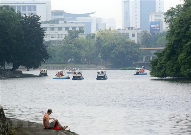 Khu vực Hà Nội ít mây, ngày nắng, đêm không mưa, sáng sớm có sương mù và sương mù nhẹ rải rác. (Ảnh: Huy Hùng/TTXVN)