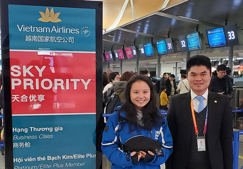  Trao trả tài sản cho nữ hành khách tại sân bay ở Thượng Hải