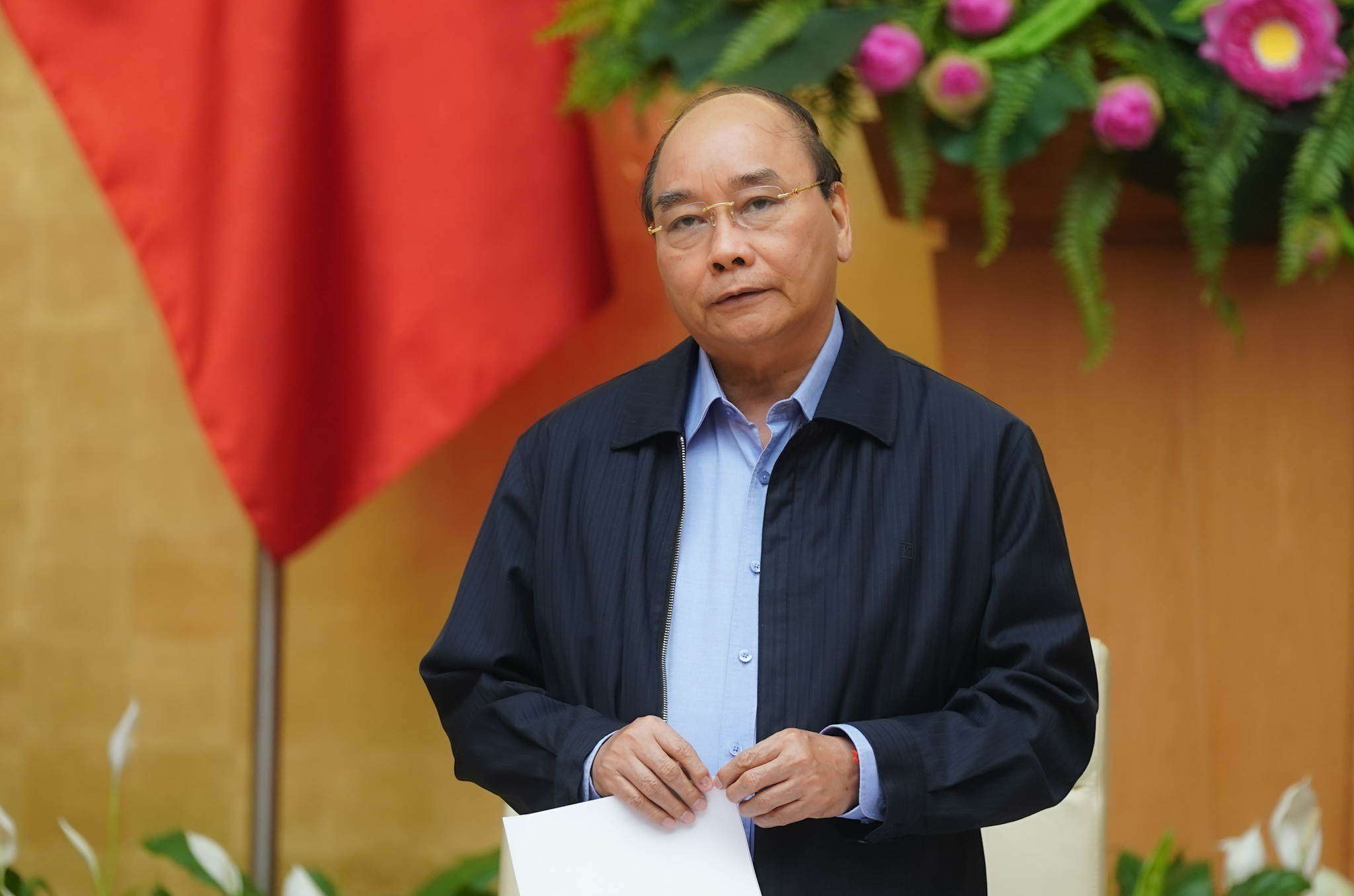 Thủ tướng Nguyễn Xuân Phúc phát biểu tại cuộc họp.  Ảnh: VGP/Quang Hiếu 