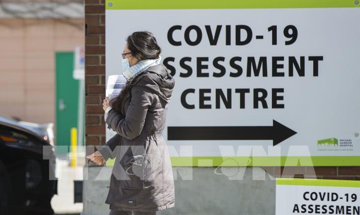 Trung tâm xét nghiệm COVID-19 tại bệnh viện ở Toronto, Canada, ngày 9/4/2020. Ảnh: THX/TTXVN