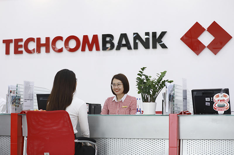 Techcombank được niêm yết trên Sàn giao dịch chứng khoán Thành phố Hồ Chí Minh (HoSE) với mã giao dịch TCB