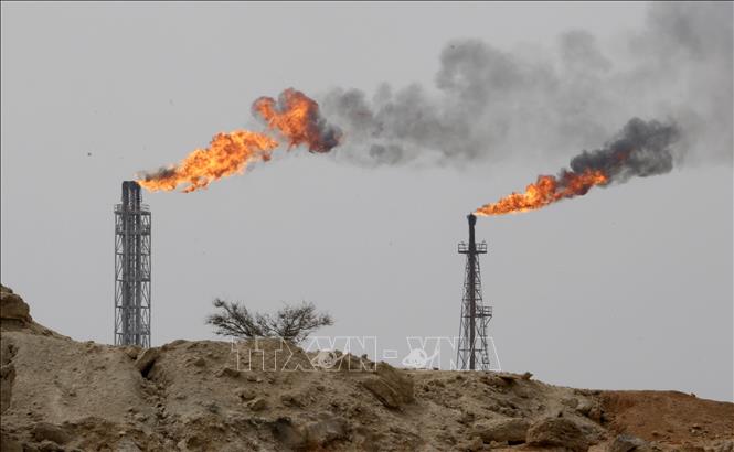 Một cơ sở khai thác dầu trên đảo Khark của Iran. Ảnh: AFP/TTXVN