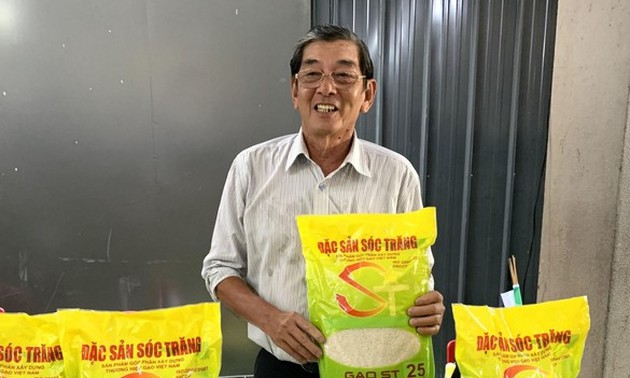 ST25 - giống gạo Việt Nam ngon nhất thế giới năm 2019, do kỹ sư Hồ Quang Cua cùng các cộng sự nghiên cứu và lai tạo