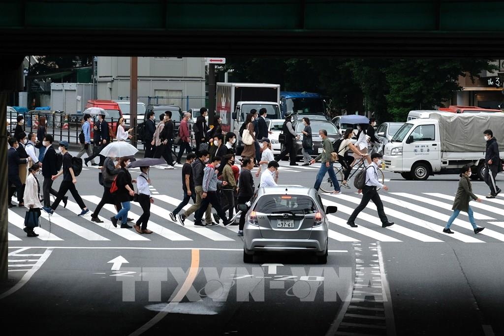 Giao thông trên đường phố thủ đô Tokyo ngày 18/5/2020. Ảnh: AFP/TTXVN