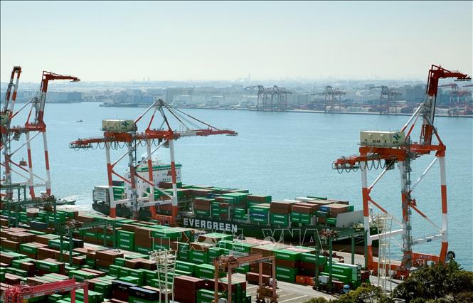 Cảng container quốc tế ở Tokyo, Nhật Bản ngày 18/3/2020. Ảnh: AFP/TTXVN