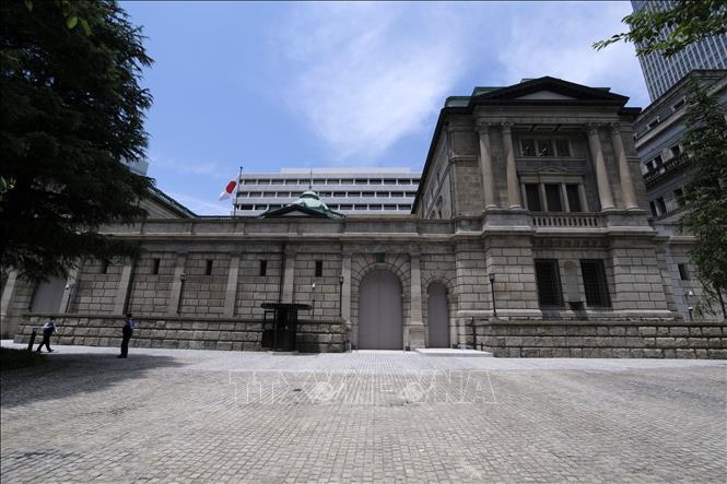 Quang cảnh bên ngoài trụ sở ngân hàng trung ương Nhật Bản (BoJ) tại Tokyo, Nhật Bản. Ảnh: AFP/ TTXVN