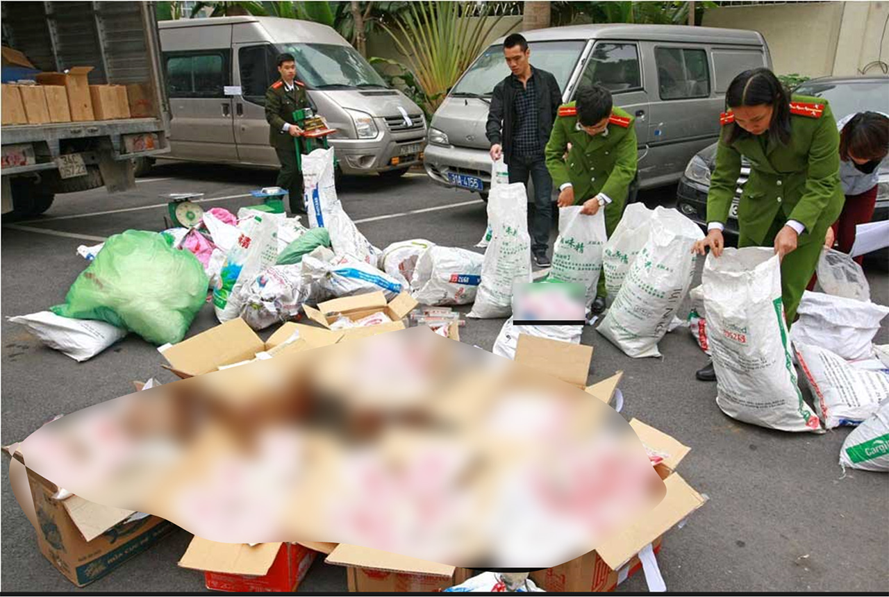 Cơ quan chức năng kiểm tra, xử lý lô hàng mì chính giả