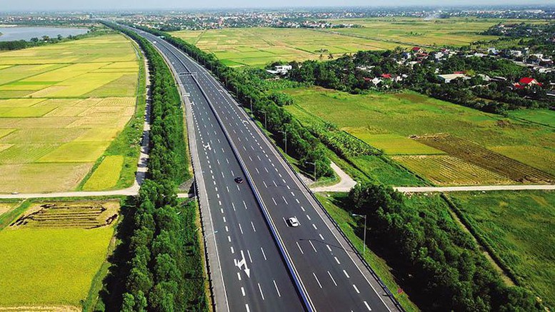 Bổ sung, hoàn thiện phương án đầu tư mở rộng các đoạn tuyến cao tốc Bắc - Nam phía Đông theo phương thức PPP.
