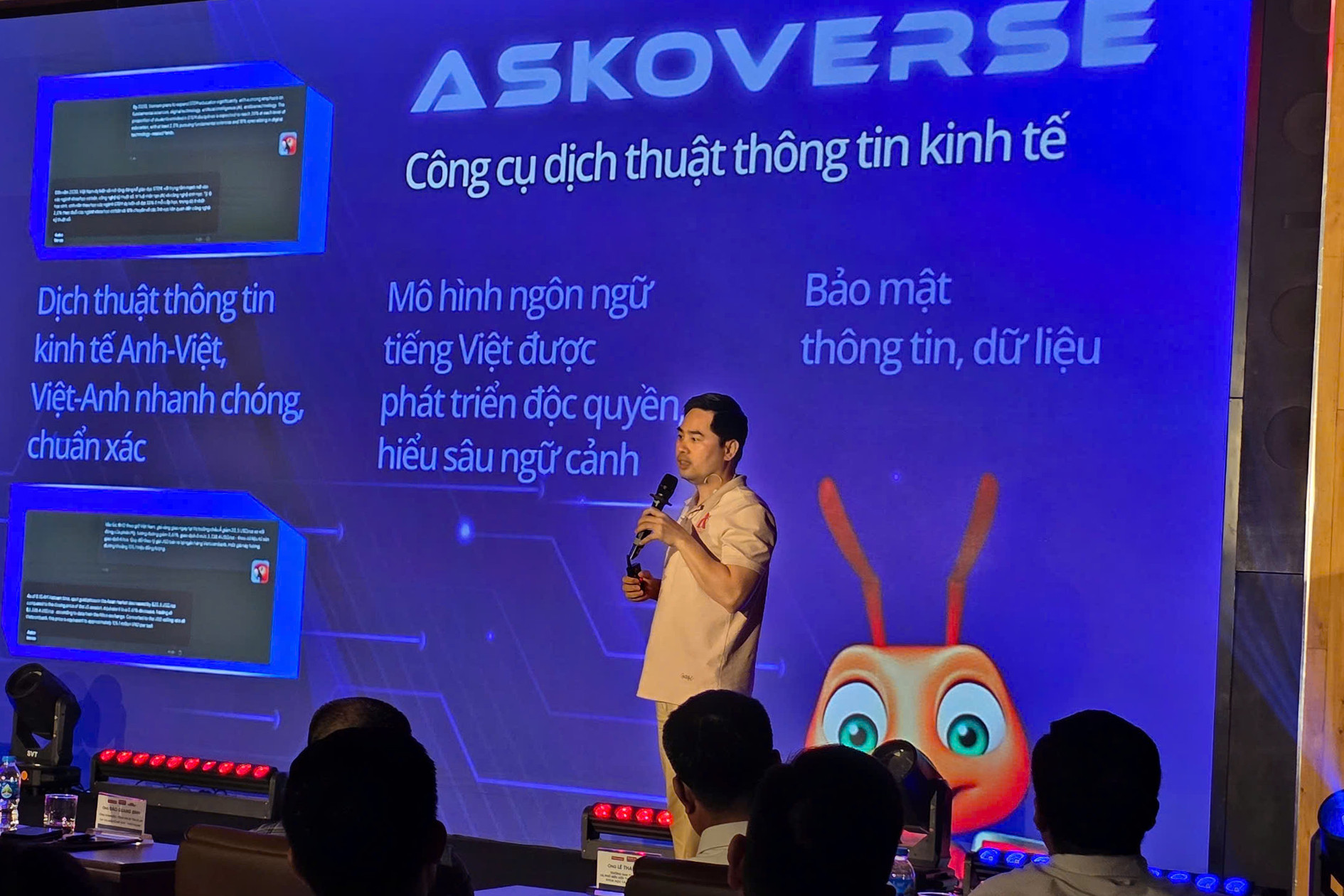 Ông Nguyễn Sỹ Hoàng, Phó tổng thư ký VnEconomy giới thiệu về Marcom-AI Platform.