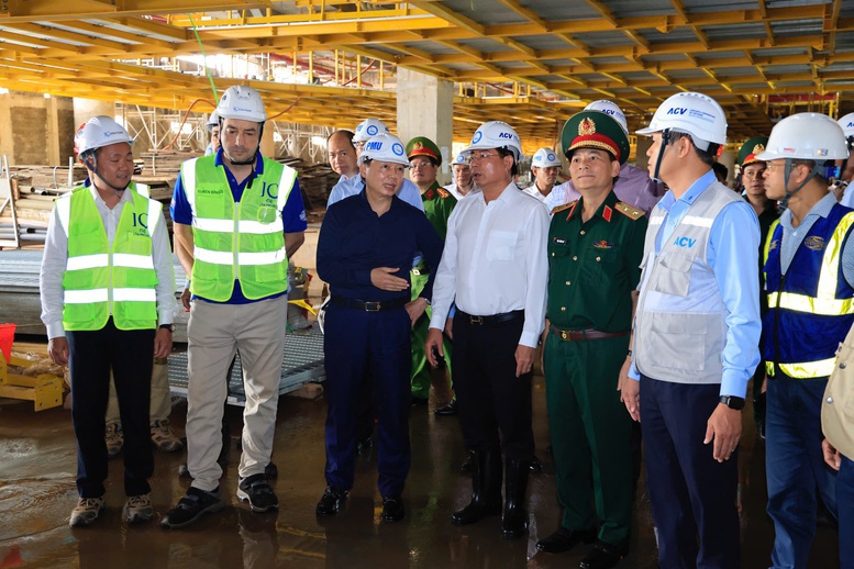 Phó thủ tướng Trần Hồng Hà kiểm tra tiến độ Dự án Cảng hàng không quốc tế Long Thành. (Ảnh: Chinhphu.vn)