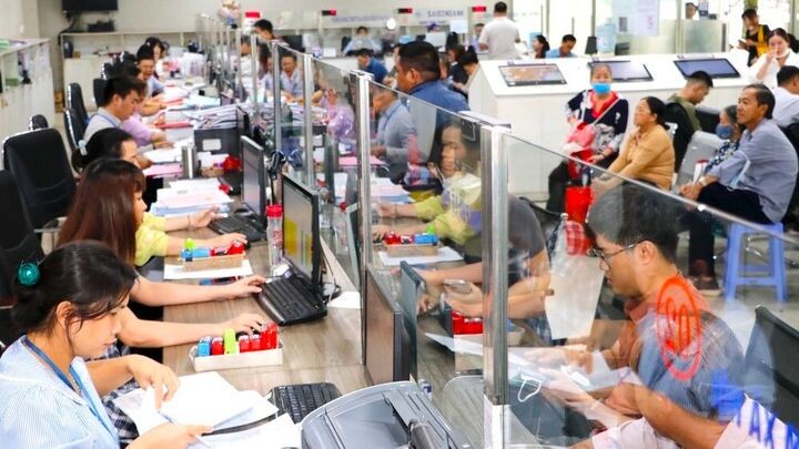 Xây dựng đội ngũ cán bộ, công chức chuyên nghiệp, phục vụ tốt cho sự nghiệp phát triển kinh tế - xã hội và nhu cầu của người dân, doanh nghiệp.