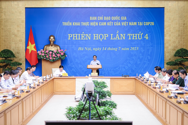 Thủ tướng Phạm Minh Chính chủ trì phiên họp lần thứ 4 Ban Chỉ đạo quốc gia thực hiện cam kết tại COP26. (Ảnh: VGP/Nhật Bắc)