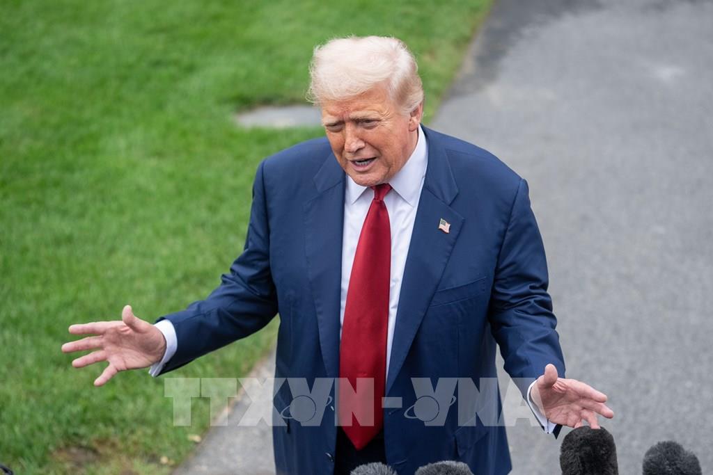 Tổng thống Mỹ Donald Trump phát biểu với báo giới tại Nhà Trắng, Washington, D.C. (Ảnh: THX/TTXVN)