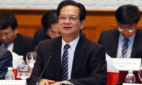 Thủ tướng Chính phủ Nguyễn Tấn Dũng lần thứ ba liên tiếp tham dự Diễn đàn Doanh nghiệp Việt Nam và giải đáp nhiều thắc mắc của doanh nghiệp
