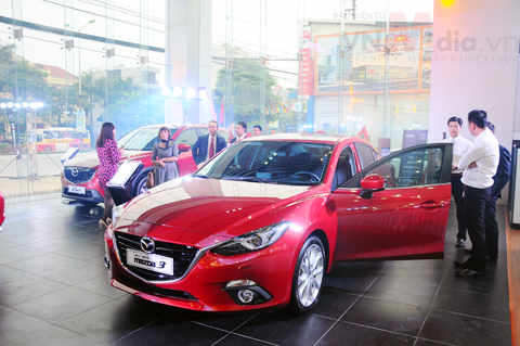 Công ty Ô tô Trường Hải (Thaco) tung ra chương trình khuyến mãi lớn trong tháng 9/2015 với cả ba nhãn hiệu Kia, Mazda và Peugoet