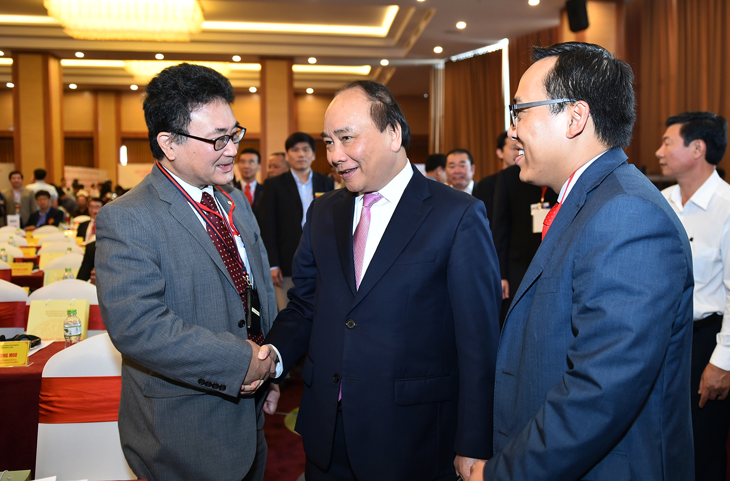 Thủ tướng Nguyễn Xuân Phúc cùng các đại biểu dự Hội nghị. - Ảnh: VGP/Quang Hiếu