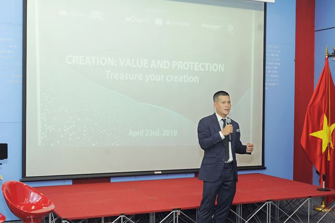Đạo diễn Việt Tú chia sẻ tại hội thảo Bảo vệ tài sản sáng tạo ngày 23/4